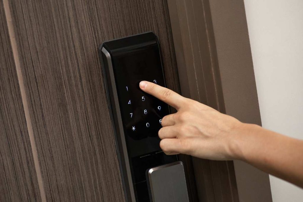 Emergencia con cerraduras electrónicas o digitales: qué hacer si fallan